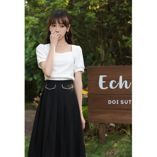 鹿向南《法式少女》宫廷风方领T恤女夏季法式设计感短袖上衣LXN25309 商品图1