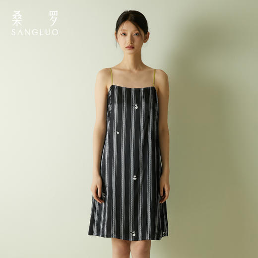 【新品萌宠】桑罗真丝吊带连衣裙睡裙女夏可外穿黑色条纹熊猫印花显瘦居家服 商品图0