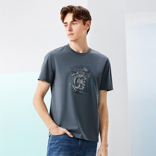 【冰藻泥】柒牌男装短袖T恤男夏季薄款时尚龙纹印花休闲圆领上衣	126T71940 商品图1