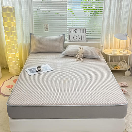 【高品质！细腻柔软，一触即凉】可水洗A类冰豆豆床单 笠裙冰丝凉席三件套 学生宿舍单人空调席 可机洗折叠！-QQ 商品图13