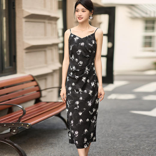 【印花连衣裙】2024夏季气质优雅玫瑰花吊带连衣裙1094 商品图0
