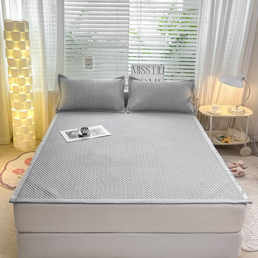 【高品质！细腻柔软，一触即凉】可水洗A类冰豆豆床单 笠裙冰丝凉席三件套 学生宿舍单人空调席 可机洗折叠！-QQ 商品图7