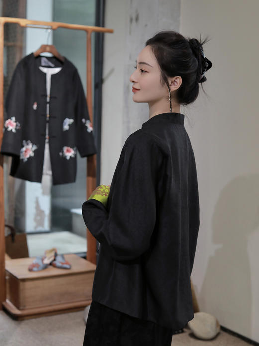 盛唐牡丹 |龟纹香云纱配花蕾缎袖口外套 商品图7