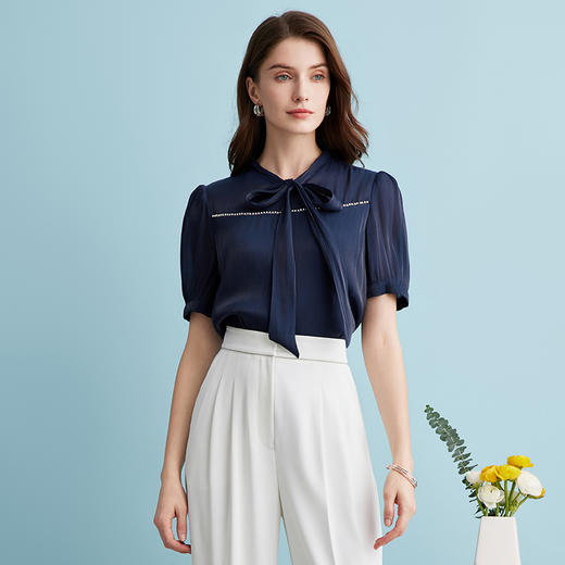 EITIE爱特爱夏季新款复古系带蝴蝶结通勤泡泡袖衫上衣B2413308 商品图5