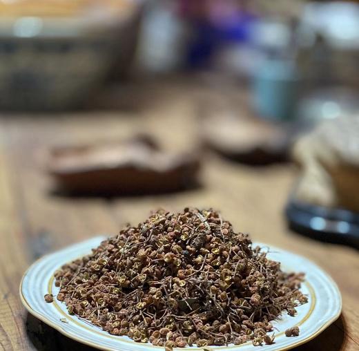 野生花椒 // 香气醇厚、麻味适中，农村野生花椒是个宝，九大用途，解决家庭不少烦恼~ 商品图1