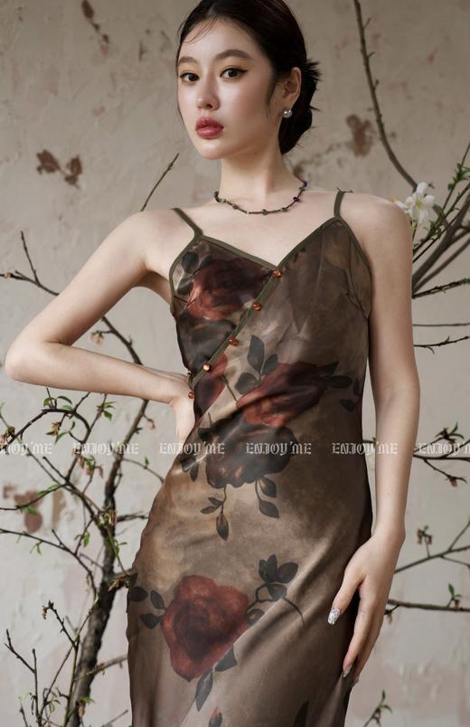 【门店同款】ENJOY夏季云敛-禅意松木琥珀吊带裙 157151181 商品图1