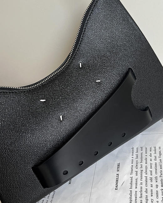 现货 THS 4.20-限时 M家 中性风 手拿折纸包流浪包 CQ1313 商品图9