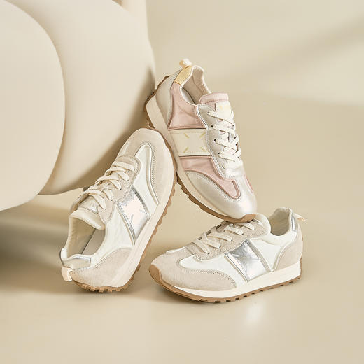 Safiya/索菲娅2024新款复古缎面拼接厚底运动阿甘鞋 SF43112404 商品图3