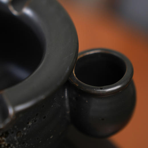 罗纹黑釉烟灰缸复古烟灰缸陶瓷创意家用客厅烟缸个性烟头缸 商品图3