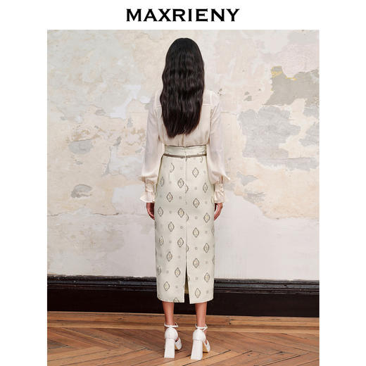 【商场同款】MAXRIENY新中式绣花长袖衬衫精致肌理感雪纺衫上衣女(货号:MC88TP515) 商品图3