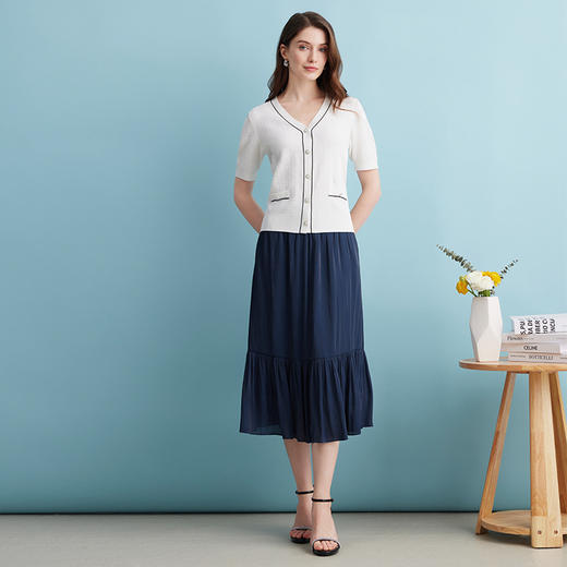 EITIE爱特爱夏季新款垂坠压褶文艺感通勤显瘦深蓝色半身裙B2406308 商品图3