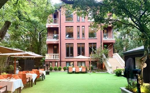 繁华商圈中的神秘老洋房 商品图0