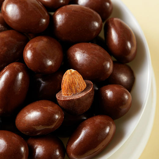 MM 山姆 明治（meiji）巴旦木夹心巧克力 550g 商品图4