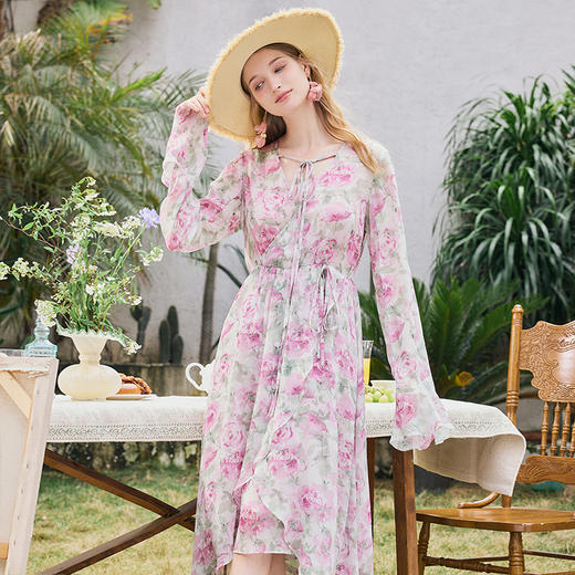 两三事花酿馨香2024夏季新款法式玫瑰印花绑带雪纺连衣裙 商品图1