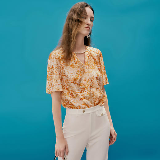 EITIE爱特爱夏季新款修身显瘦百搭印花小上衣7413122 商品图3