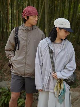 步履不停/4B23095C/户外登山海边防晒衫透气连帽反光防晒服
