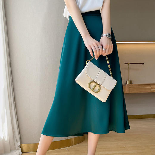 茧墨 简约气质醋酸缎面A字半身裙 商品图3