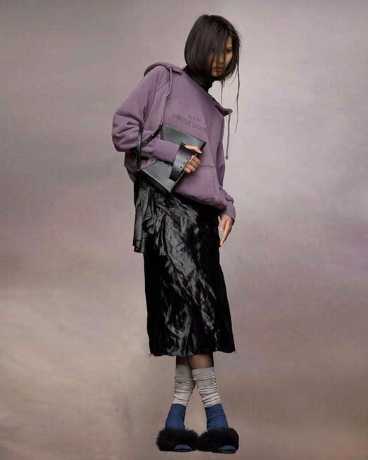 现货 THS 4.20-限时 M家 中性风 手拿折纸包流浪包 CQ1313 商品图1