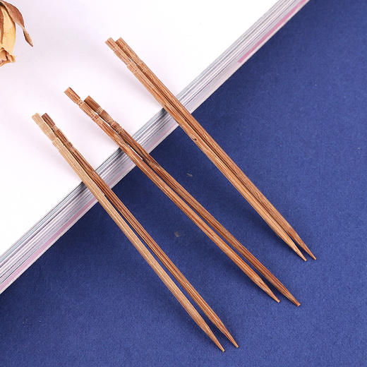 「9.9包邮，拍2发3！单盒800支装」单头炭化竹牙签 居家日用竹制盒装牙签800支装牙签一次性水果签 商品图2