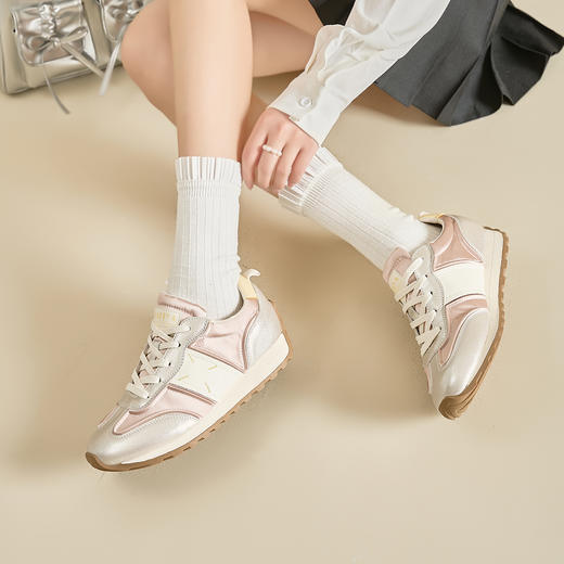 Safiya/索菲娅2024新款复古缎面拼接厚底运动阿甘鞋 SF43112404 商品图1
