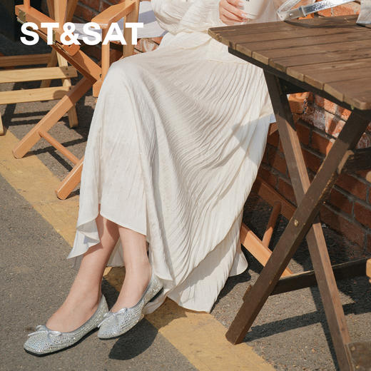 星期六蝴蝶结水钻亮面低跟单鞋SS33111947 商品图1