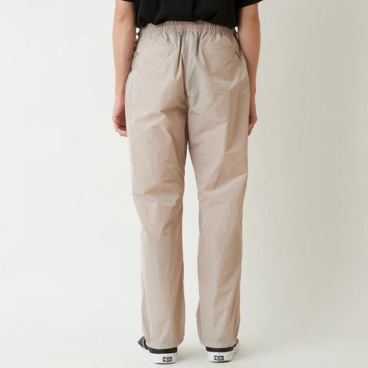 White Mountaineering 白山 TAPERED EASY 机能性面料锥形长裤 商品图2