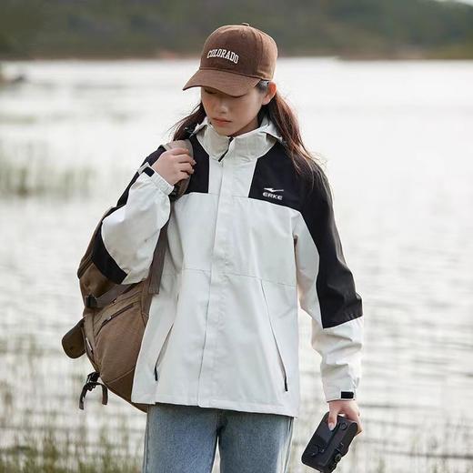 鸿星尔克春秋季连帽冲锋衣情侣款EK-QX9211 商品图1