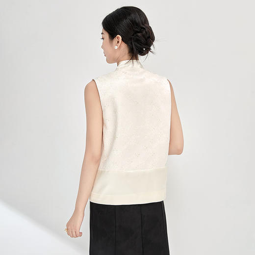 新中式国风复古气质，白月光浮雕亮片提花缎无袖马甲上衣WLZD-2413303 商品图1