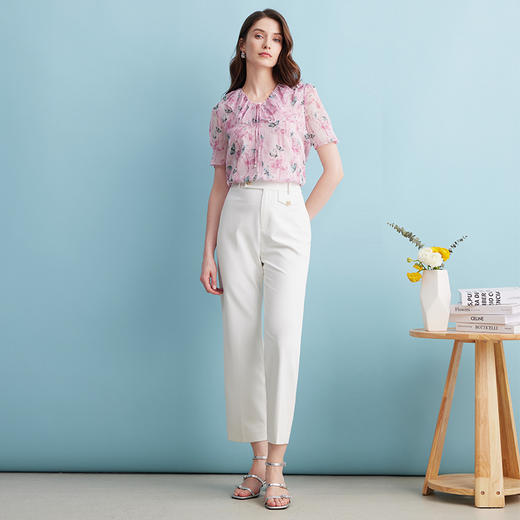 EITIE爱特爱夏季新款浪漫印花少女感V领系带直筒雪纺衫上衣B2413306 商品图3