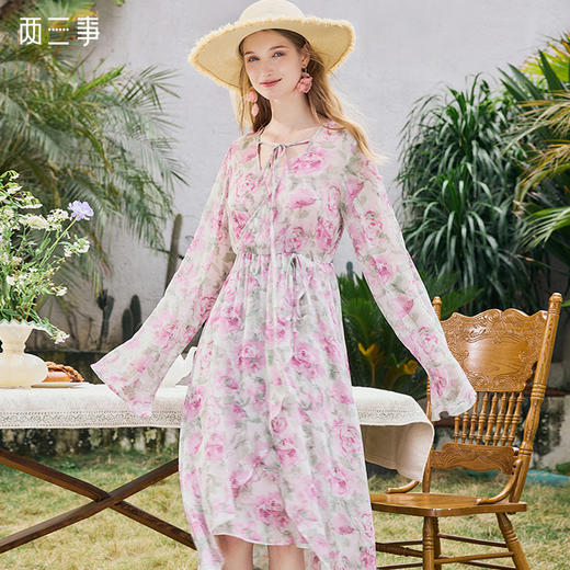 两三事花酿馨香2024夏季新款法式玫瑰印花绑带雪纺连衣裙 商品图0