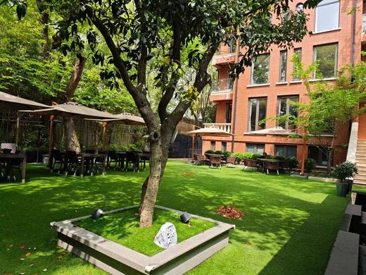 繁华商圈中的神秘老洋房 商品图2