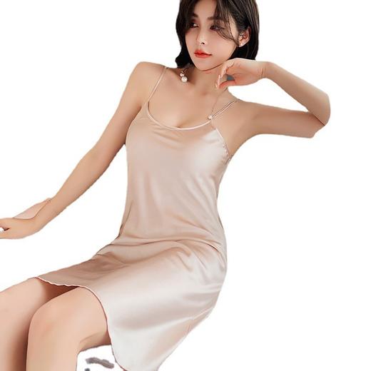 【性感睡裙，丝滑顺滑！】夏日的清风，薄纱的丝织，轻盈的飘逸，性感的呼之欲出。2024年新款夏薄款性感冰丝吊带睡裙，仿真丝打底裙子，丝绸无袖连衣裙，巨撩巨舒适！ 商品图4