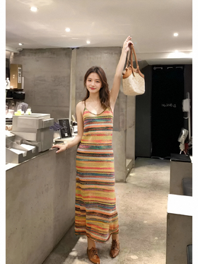 复古撩人！条纹段染渐变毛织吊带背心裙