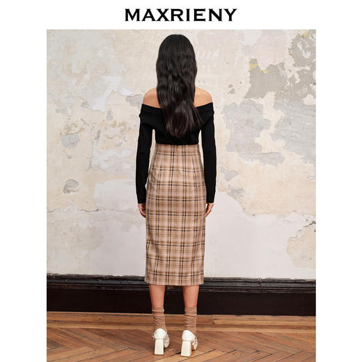【商场同款】MAXRIENY中式复古露肩挂脖套头针织23秋款修身上衣女(货号:MC88SW581) 商品图3