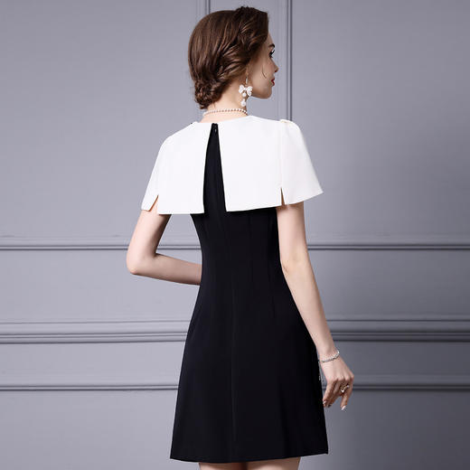 ZL-23053优雅气质披肩式连衣裙夏季黑白撞色拼接立体折花裙子 商品图2