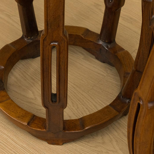 清 红木嵌粉彩博古花卉图瓷板鱼门洞鼓凳成堂（一套四只） 商品图3