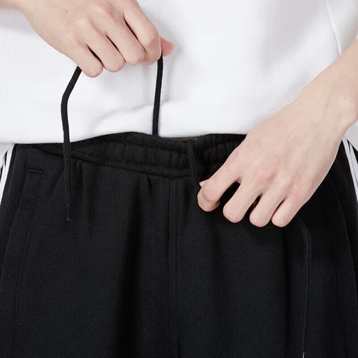 阿迪达斯夏季运动休闲舒适透气五分裤男裤 IA6351 商品图2