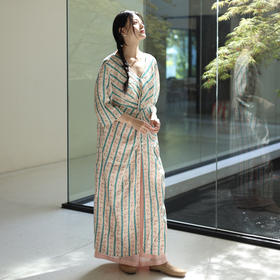 绽放293朵/复古花卉设计感扭结田园感竖条纹中袖开襟外搭连衣裙