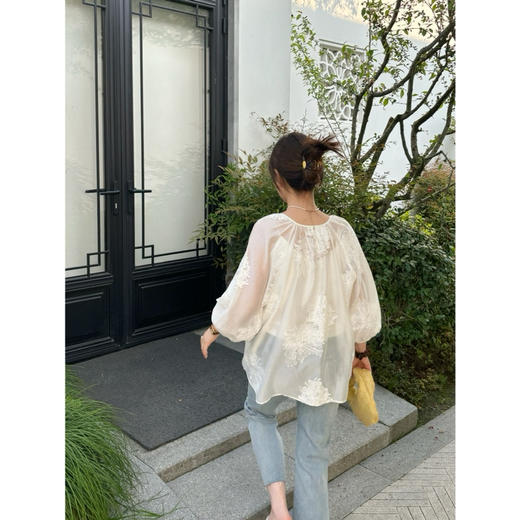 25特价 2404314   100%天丝 刺绣上衣，含吊带 商品图4