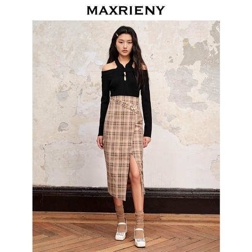 【商场同款】MAXRIENY中式复古露肩挂脖套头针织23秋款修身上衣女(货号:MC88SW581) 商品图1