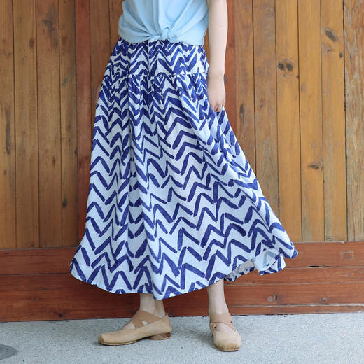 绽放227朵/蓝白折线手绘风格印花复古文艺宽松休闲裙子亚麻半身裙 商品图0