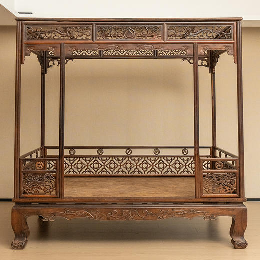 清 红木透雕螭龙纹四合如意六柱架子床 商品图0