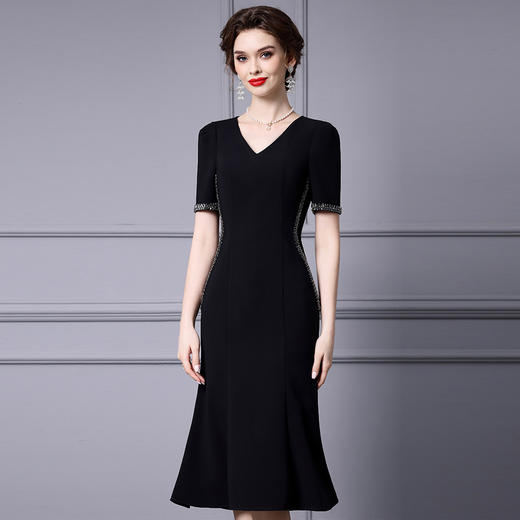 ZL-2296黑色连衣裙高端奢华气质手工钉钻V领包臀鱼尾裙 商品图1