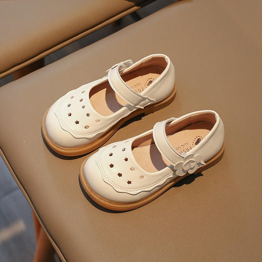 【春夏洋气镂空小皮鞋】新款小香风洞洞小皮鞋，魔术贴设计穿脱方便，柔韧鞋底耐磨防滑舒适透气外出外穿女童鞋QQ 商品图3