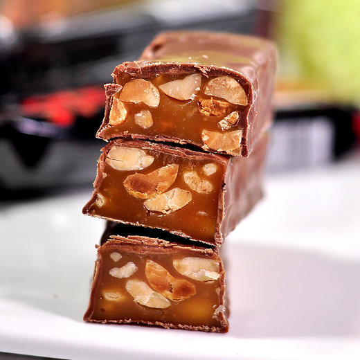 KDV俄罗斯原装进口棕熊牛奶巧克力花生夹心糖喜糖年货节糖果500g 商品图1