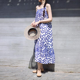 绽放290朵/蓝白折线手绘印花吊带裙海边度假旅游穿搭亚麻连衣裙