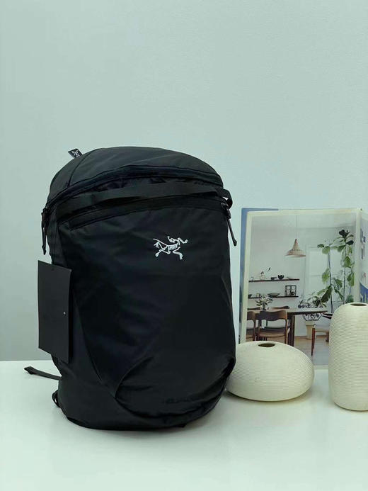 Arcteryx Heliad 15L始祖鸟休闲双肩背包博主们人手一个的始祖鸟背包 商品图0