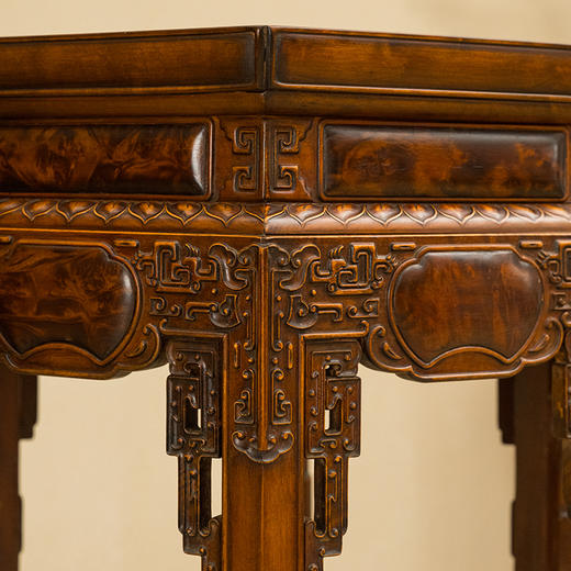 清 黄杨木镶瘿木夔龙纹带托泥六角花几（一对） 商品图2