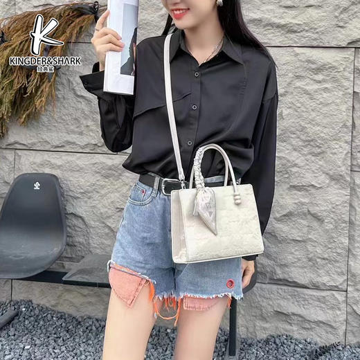 经典鲨2024年夏季新款国风缎面大容量单肩斜跨包手提包KGB53-D1145161 商品图2