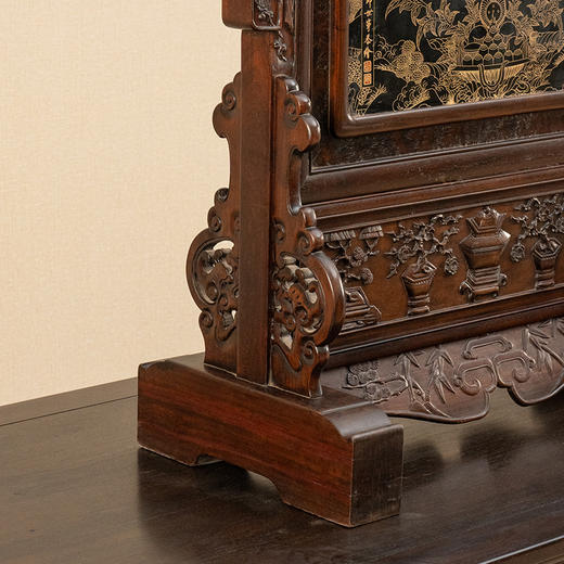 二十世纪 红木镶黑釉描金释迦摩尼瓷板画插屏 商品图1